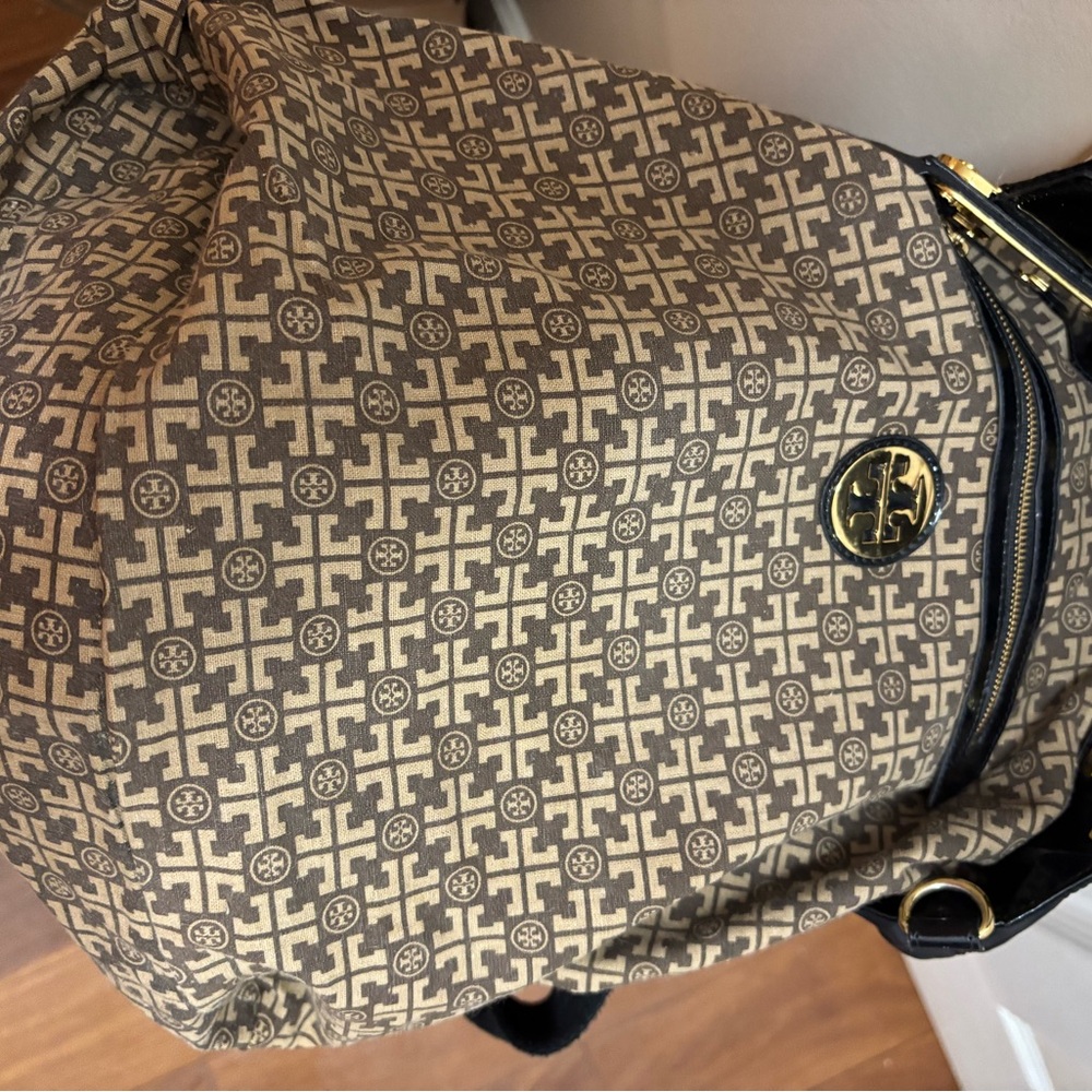Tory Burch NICO Black Patent and Nylon Large Tote in EUC - Picture 13 of 15